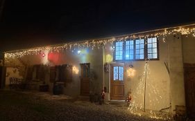 Grange Renovee Dans Cour Privee
